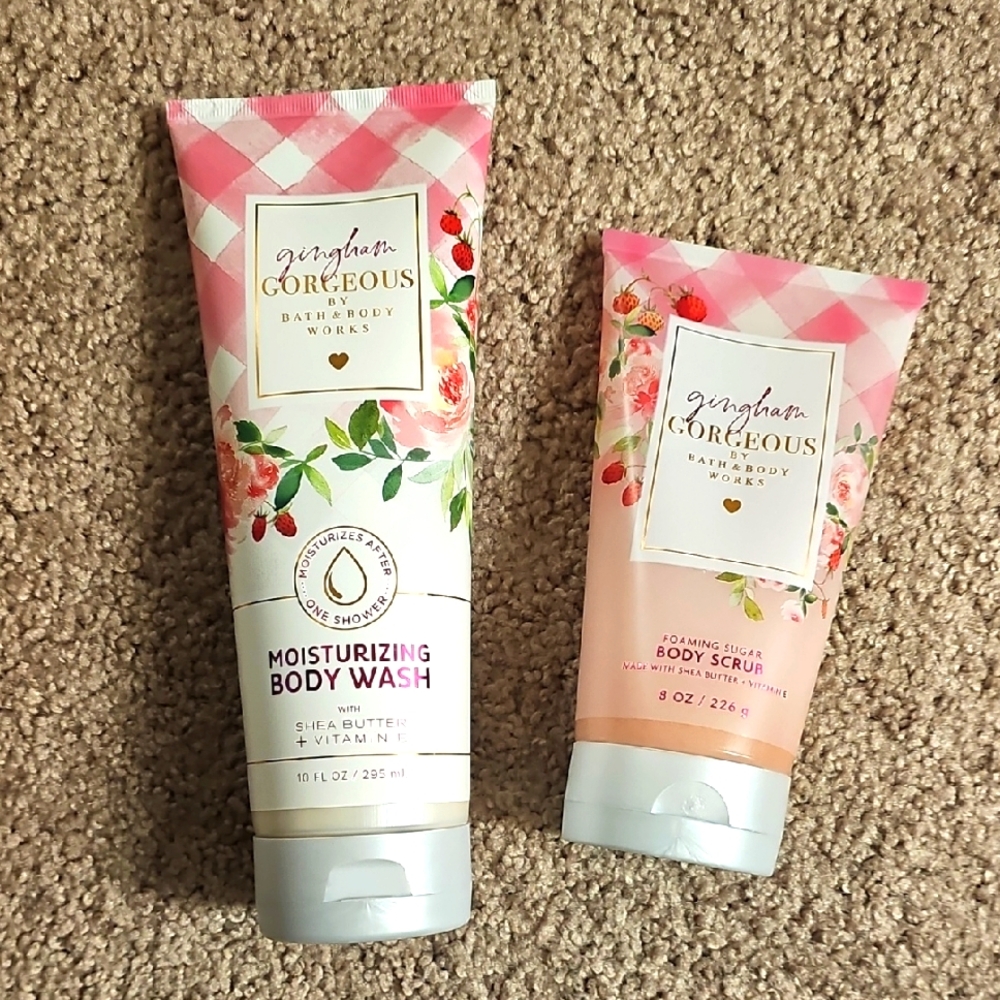 Gingham Gorgeous Moisturizing Body Wash and Body Scrub Set